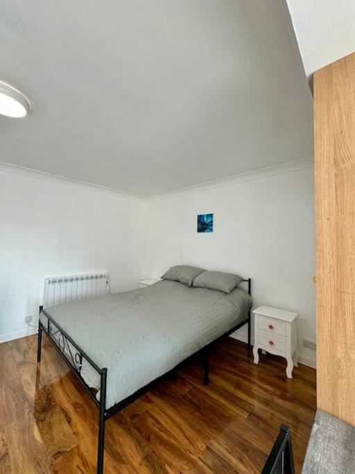 Flat On High Street Apartment Saltdean ภายนอก รูปภาพ