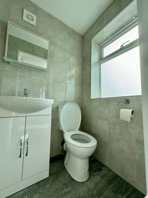 Flat On High Street Apartment Saltdean ภายนอก รูปภาพ